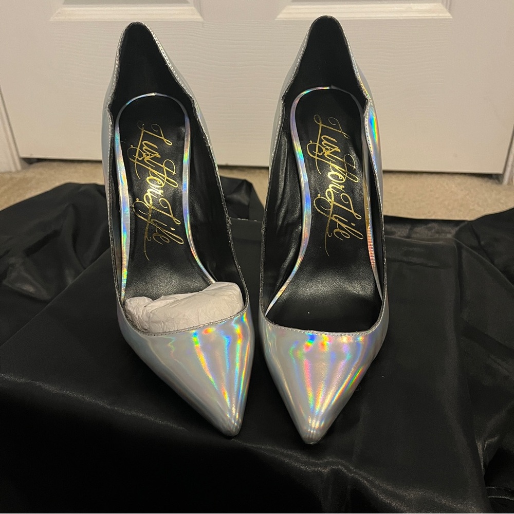 Lust of Life’s Iridescent Leather stilettos, 9M, New with Box - Picture 2 of 6